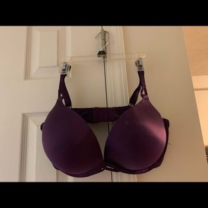 Victoria’s Secret bombshell plunge bra 38D